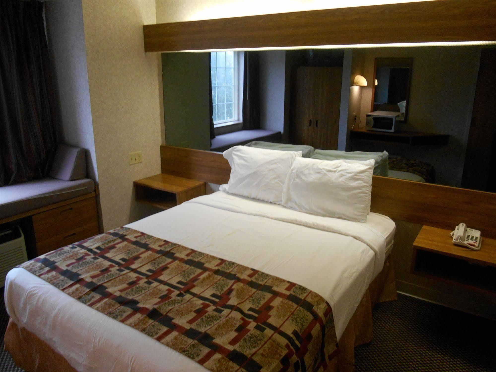 Guest Inn Пиджен Фордж Екстериор снимка