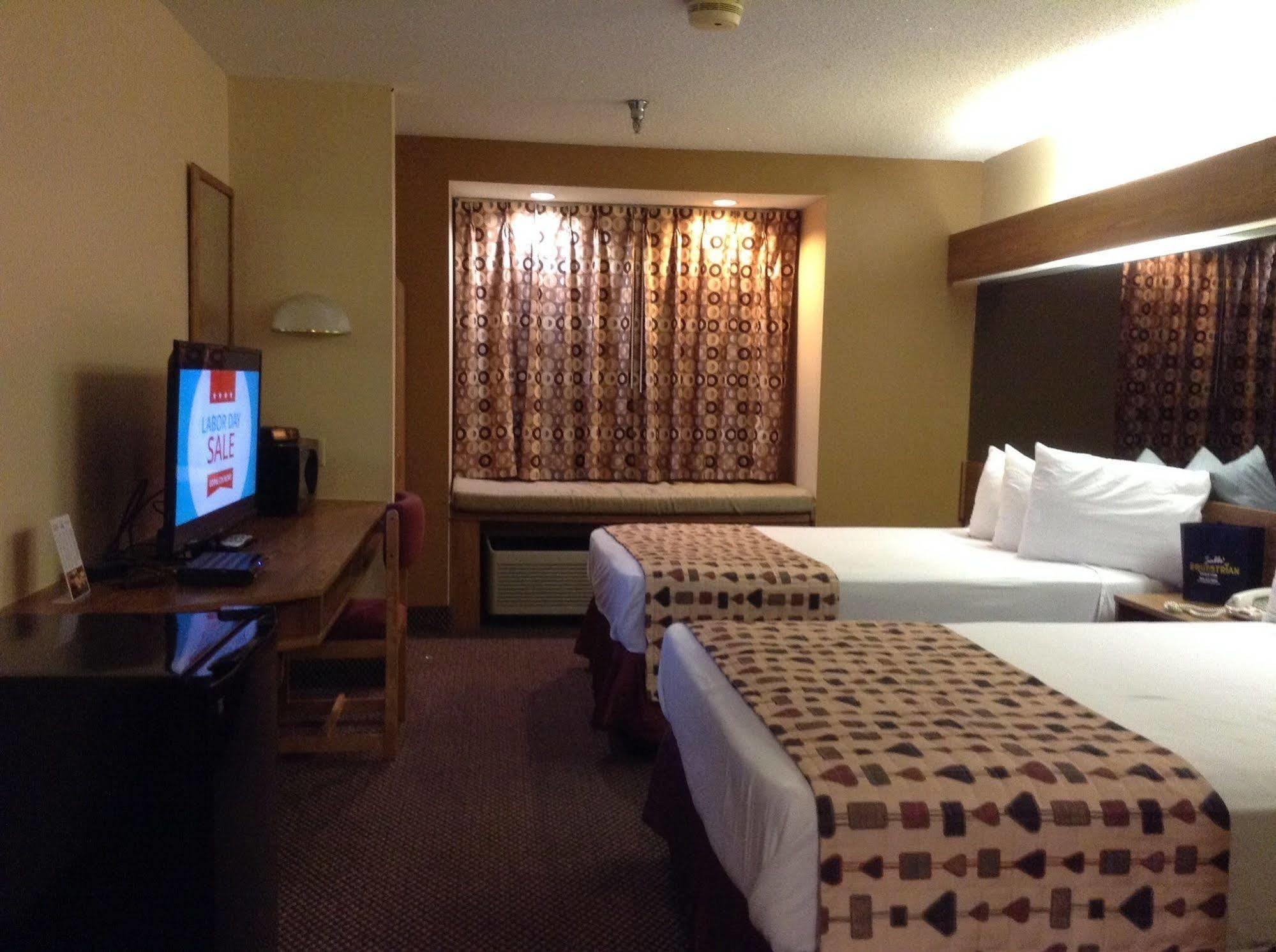 Guest Inn Пиджен Фордж Екстериор снимка