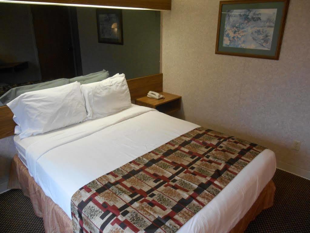 Guest Inn Пиджен Фордж Екстериор снимка