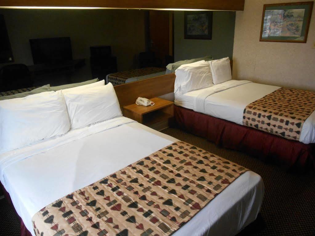 Guest Inn Пиджен Фордж Екстериор снимка